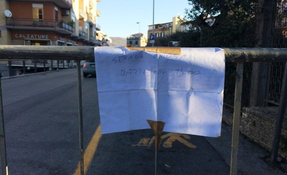 Cartello scemo e disobbedienza civile