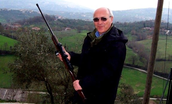 Dopo la strana cena, Cesare va armato all’incontro col PD